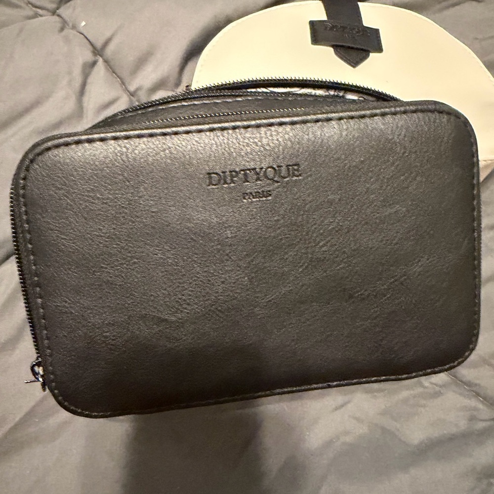 Diptyque Two-Piece Black and Cream Leather Cosmetic/Travel Pouches. Empty. NEW - Picture 2 of 3